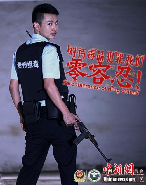 仿制里贾纳大学文凭毕业证